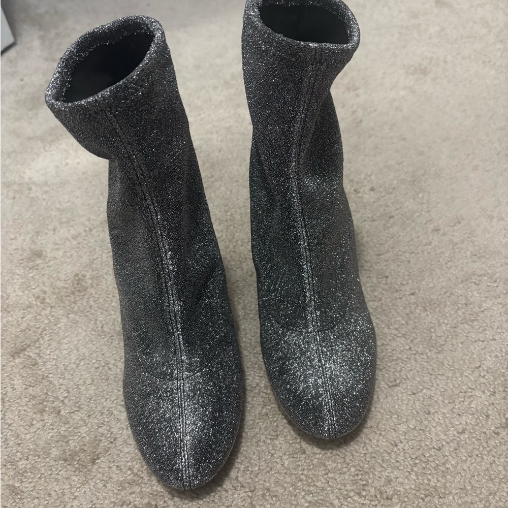 Elegant Silver Ankle Boots - Picture 8 of 10